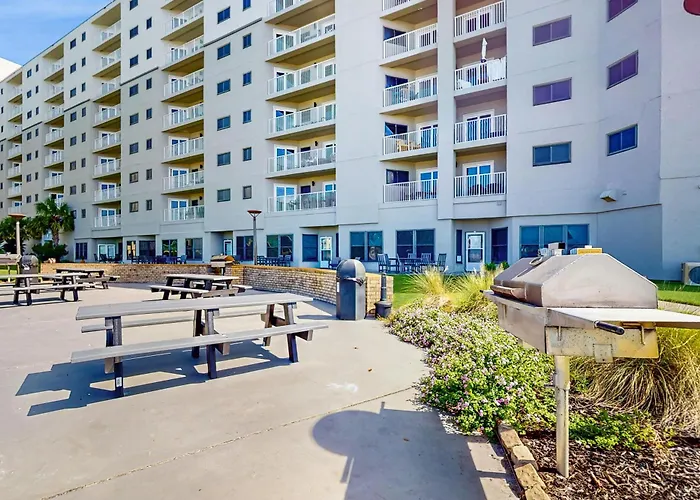 Plantation East 2205