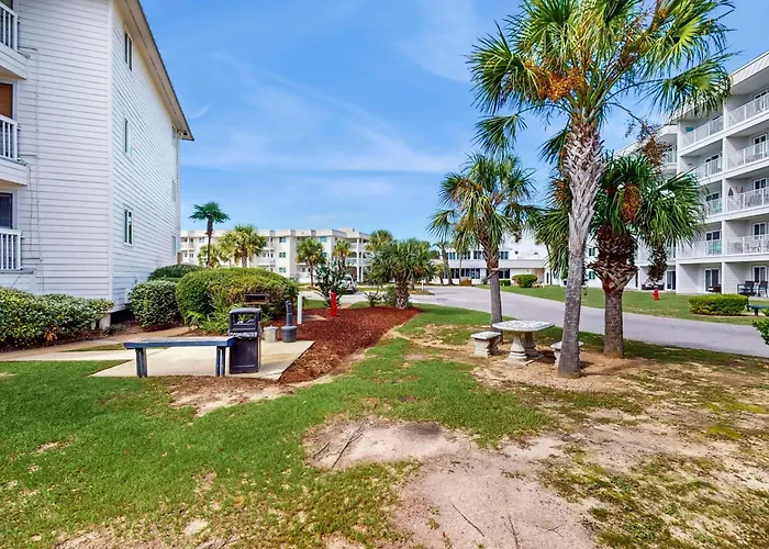 Plantation East 2205